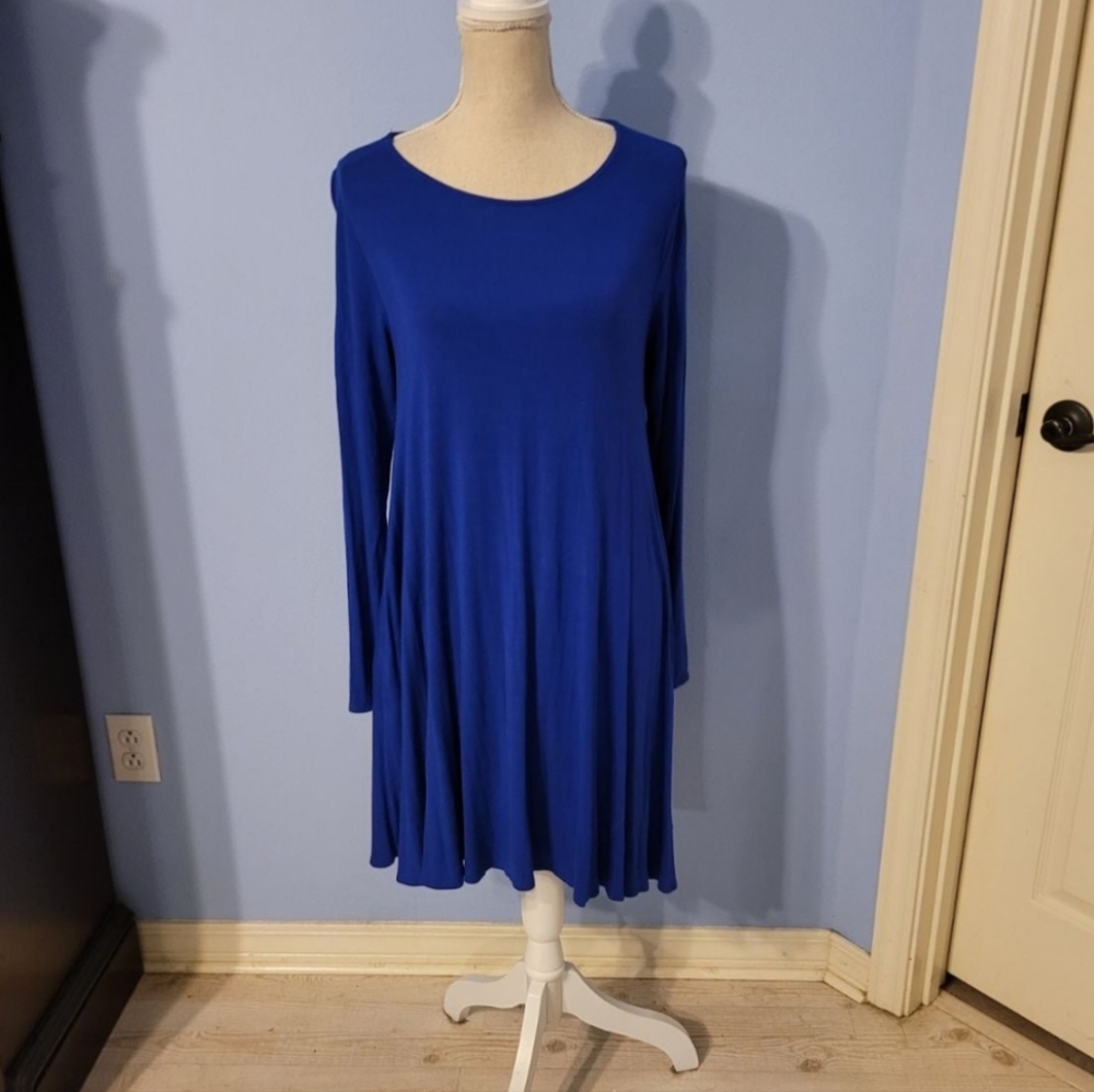 Emetla Medium Womens Dress